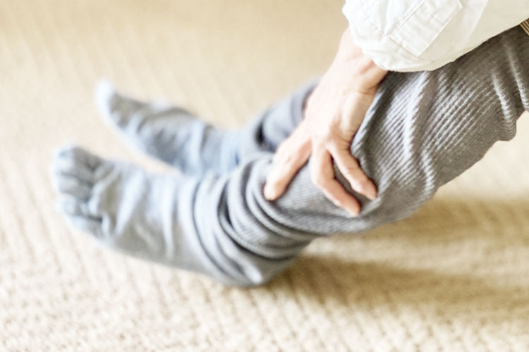 足のしびれのイメージ写真