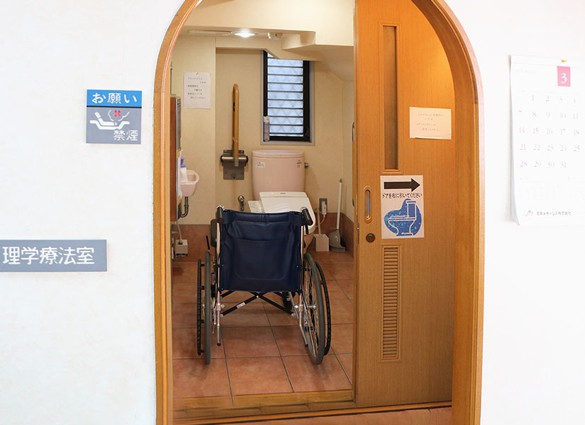 車イスやベビーカーも入りやすいトイレ