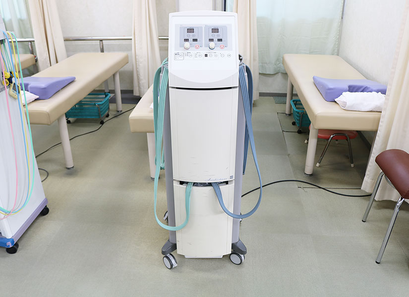 干渉電流型低周波治療器02